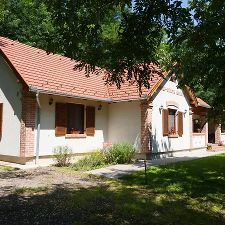 Gocsej-gyongye Vendeghaz Kustánszeg